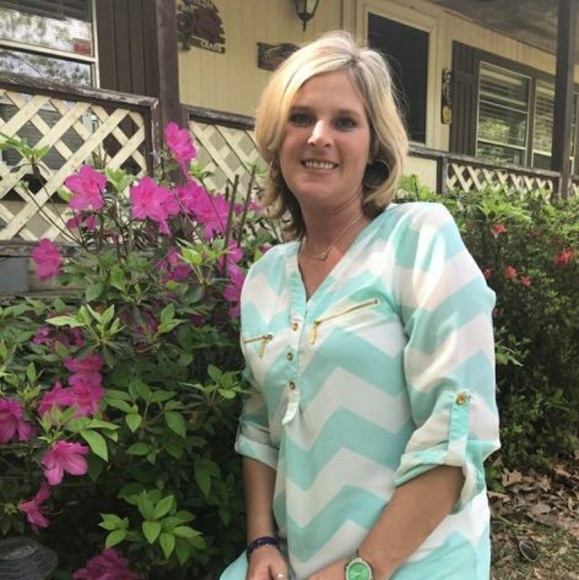 Meet your Posher, Pam - Picture 2 of 4